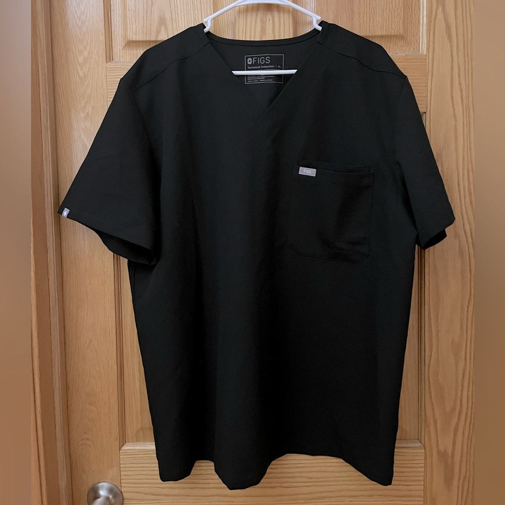 Figs  Men”s Scrub Top